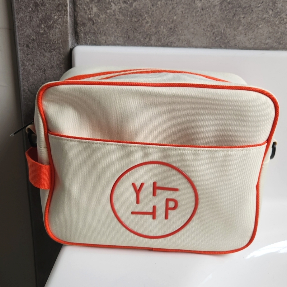 NIB YOUTH TO THE PEOPLE YOUTH SCREEN LTD EDITION CROSSBODY BAG - Picture 7 of 13